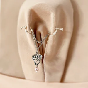 percing au capuchon piercing-au-capuchon-un-bijou-intime-et-discret